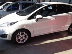 FORD FIESTA 1.5 SE HATCH 16V 2014/2015 OFERTA CARRO | OFERTA BAIXOS SALVADOR DO SUL / Carros no Vale