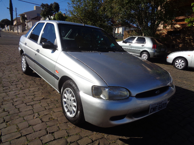 FORD ESCORT 1.8 GL 16V 1998/1998 COMPLETO VEÍCULOS GUAPORÉ / Carros no Vale