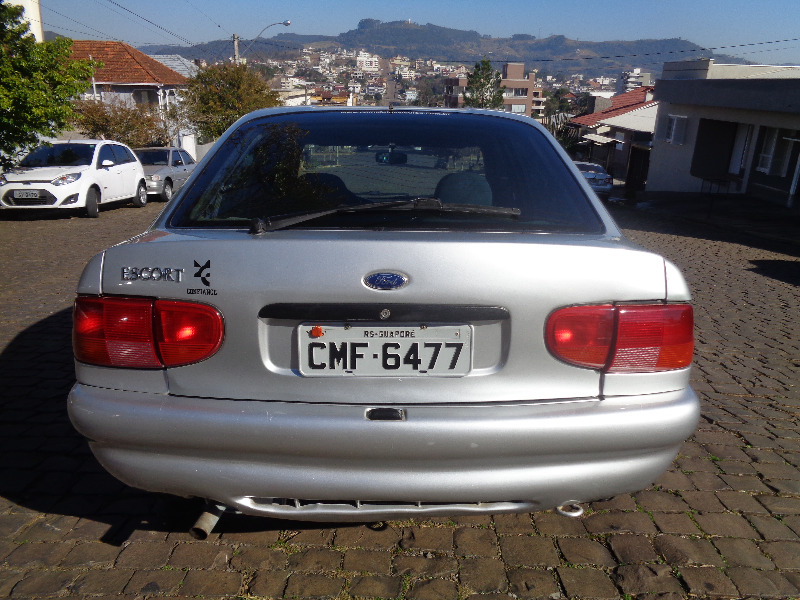 FORD ESCORT 1.8 GL 16V 1998/1998 COMPLETO VEÍCULOS GUAPORÉ / Carros no Vale