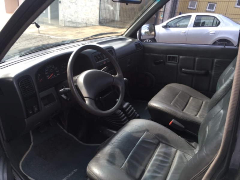 NISSAN PATHFINDER 2.5 SE 4X4 - 1995