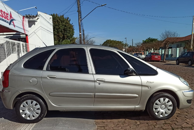 CITROEN XSARA PICASSO 2.0 I EXCLUSIVE 16V 2011/2011 CLASSE A MULTIMARCAS VENÂNCIO AIRES / Carros no Vale