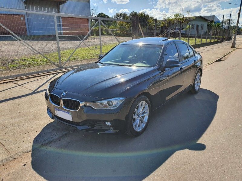 BMW 328i 2.0 TURBO 2012/2013 RIGAUTO VEÍCULOS VENÂNCIO AIRES / Carros no Vale