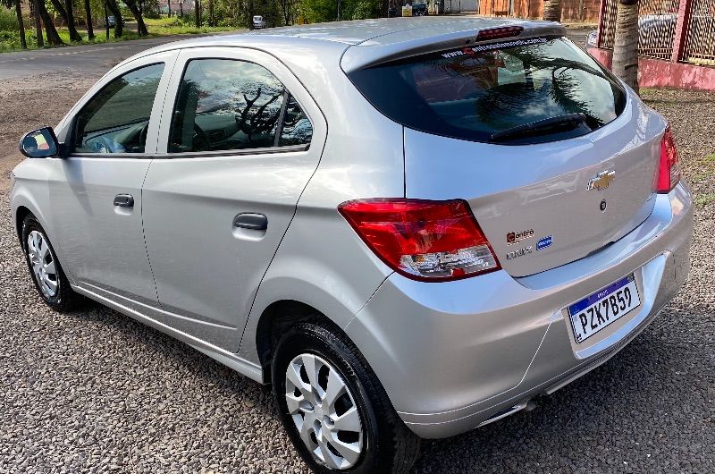 Chevrolet ONIX JOY 1.0 2018 CENTRO AUTOMÓVEIS TEUTÔNIA / Carros no Vale