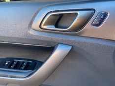 Ford RANGER C.DUPLA LIMITED 3.2 4×4 2018 CENTRO AUTOMÓVEIS TEUTÔNIA / Carros no Vale