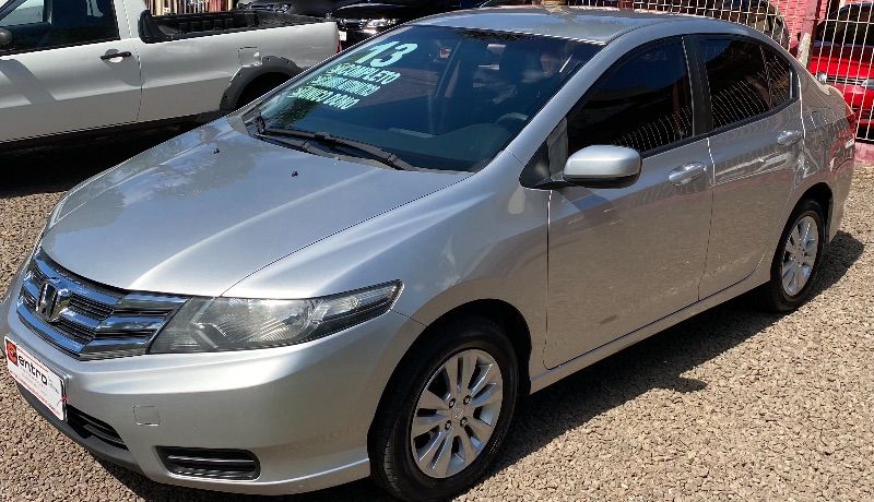 Honda CITY LX 2013 CENTRO AUTOMÓVEIS TEUTÔNIA / Carros no Vale