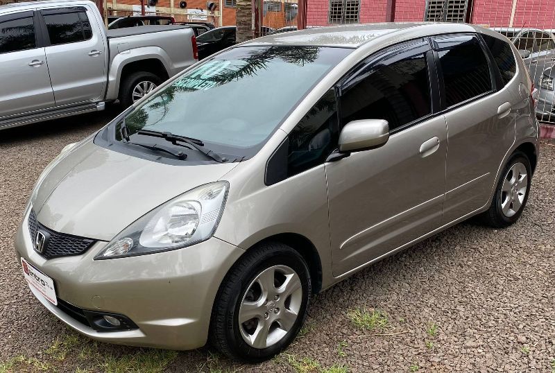 Honda FIT LX 1.4 2010 CENTRO AUTOMÓVEIS TEUTÔNIA / Carros no Vale