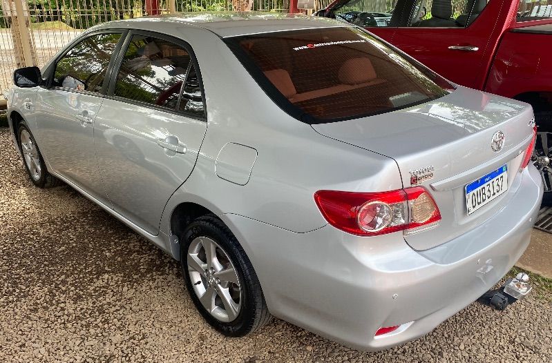 Toyota COROLLA GLi 1.8 2014 CENTRO AUTOMÓVEIS TEUTÔNIA / Carros no Vale