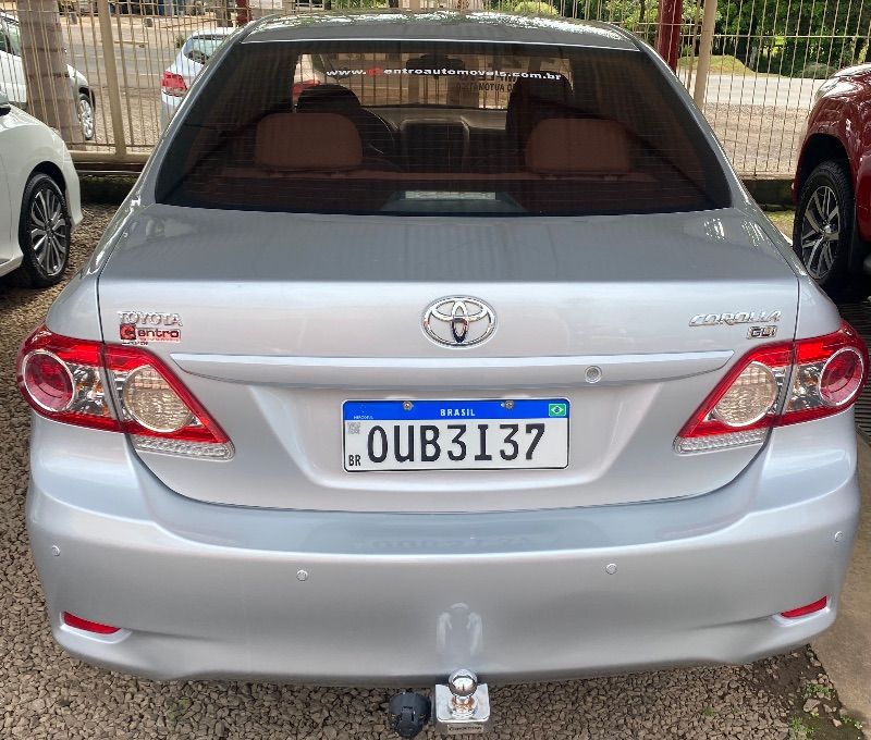 Toyota COROLLA GLi 1.8 2014 CENTRO AUTOMÓVEIS TEUTÔNIA / Carros no Vale