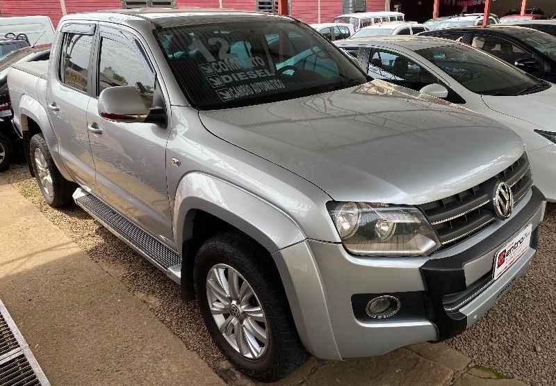 Volkswagen AMAROK HIGHLINE 2.0 TURBO 2012 CENTRO AUTOMÓVEIS TEUTÔNIA / Carros no Vale