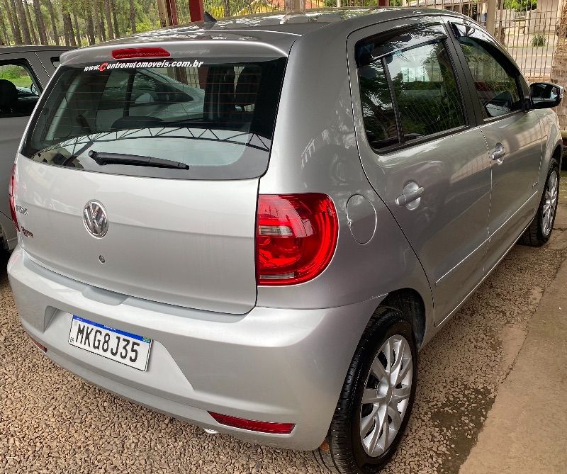 Volkswagen FOX 1.0 2014 CENTRO AUTOMÓVEIS TEUTÔNIA / Carros no Vale