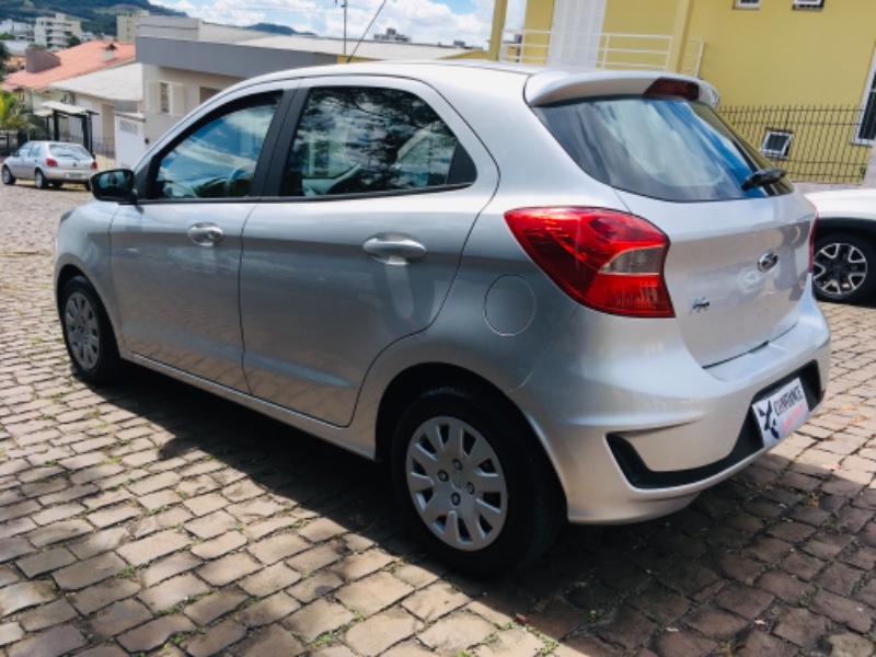 FORD KA 1.0 SE FLEX 5P 2019/2020 COMPLETO VEÍCULOS GUAPORÉ / Carros no Vale