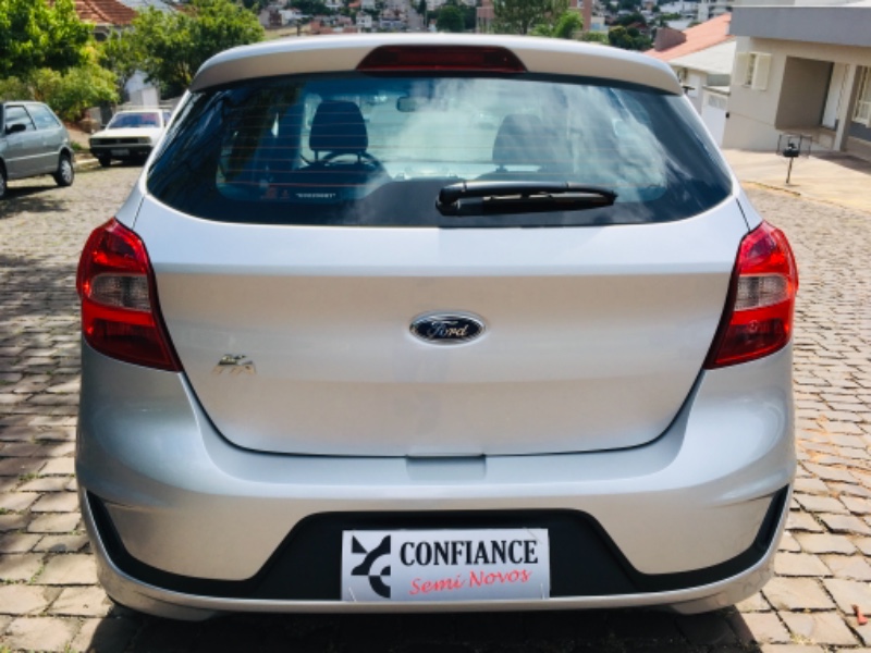 FORD KA 1.0 SE FLEX 5P 2019/2020 COMPLETO VEÍCULOS GUAPORÉ / Carros no Vale