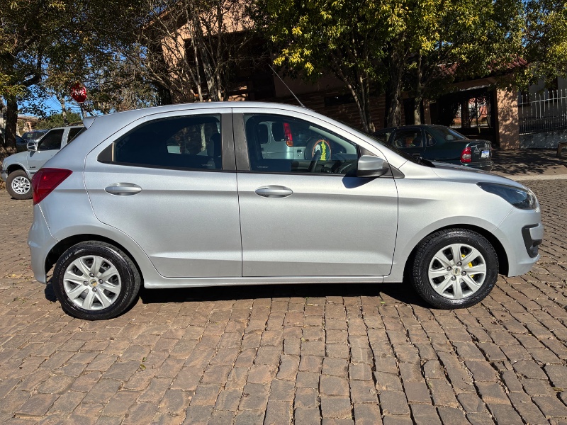 FORD KA 1.0 SE FLEX 5P 2019/2020 COMPLETO VEÍCULOS GUAPORÉ / Carros no Vale