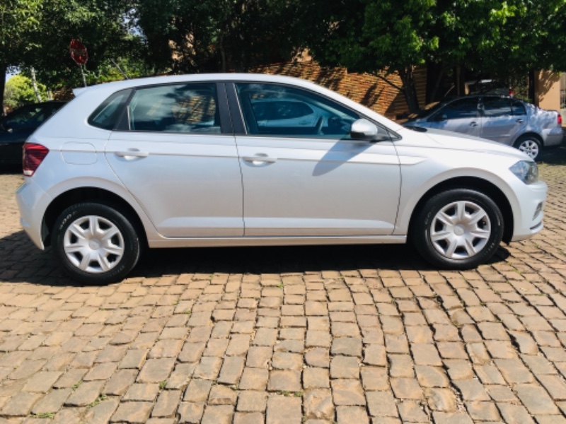 VOLKSWAGEN POLO 1.0 FLEX 12V 5P 2019/2020 COMPLETO VEÍCULOS GUAPORÉ / Carros no Vale