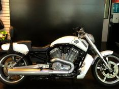 HARLEY DAVIDSON VRSCF BRANCA 2012/2013 VALECROSS HONDA DREAM LAJEADO / Carros no Vale