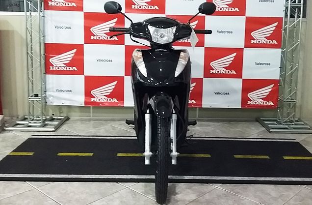 Honda BIZ 125 PRETA 2015/2016 VALECROSS HONDA DREAM LAJEADO / Carros no Vale