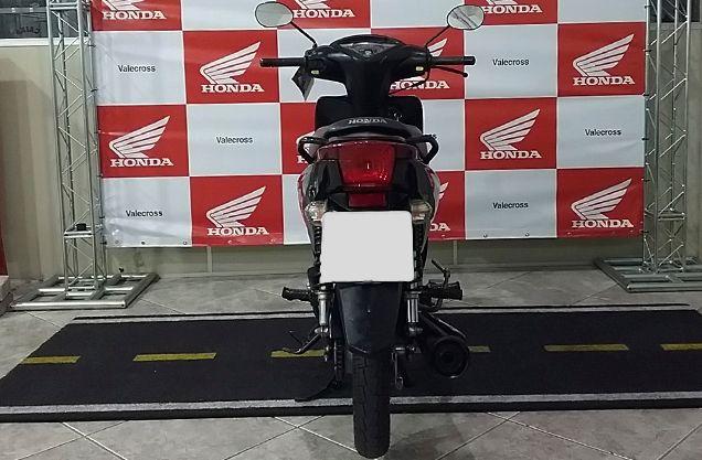 Honda BIZ 125 PRETA 2015/2016 VALECROSS HONDA DREAM LAJEADO / Carros no Vale