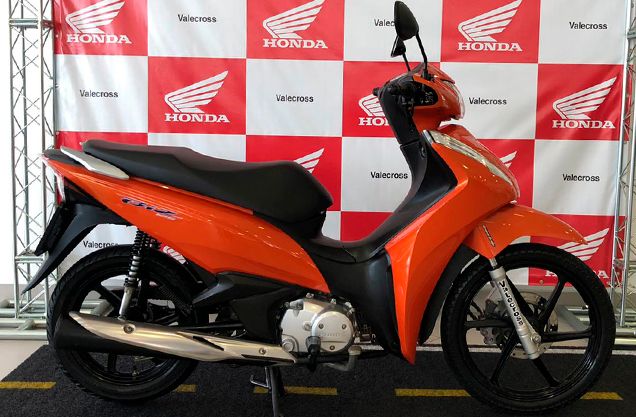 HONDA BIZ 125 LARANJA 2017/2018 VALECROSS HONDA DREAM LAJEADO / Carros no Vale