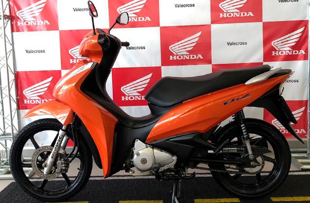 HONDA BIZ 125 LARANJA 2017/2018 VALECROSS HONDA DREAM LAJEADO / Carros no Vale