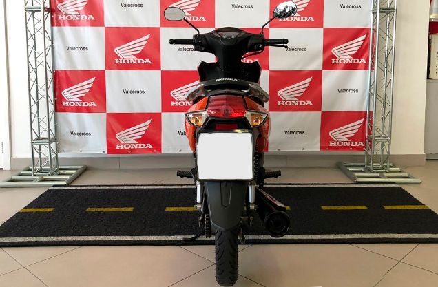 HONDA BIZ 125 LARANJA 2017/2018 VALECROSS HONDA DREAM LAJEADO / Carros no Vale