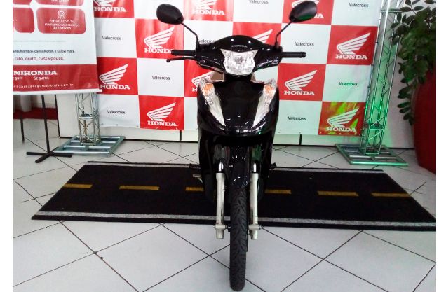 Honda BIZ 125 PRETA 2017/2018 VALECROSS HONDA DREAM LAJEADO / Carros no Vale