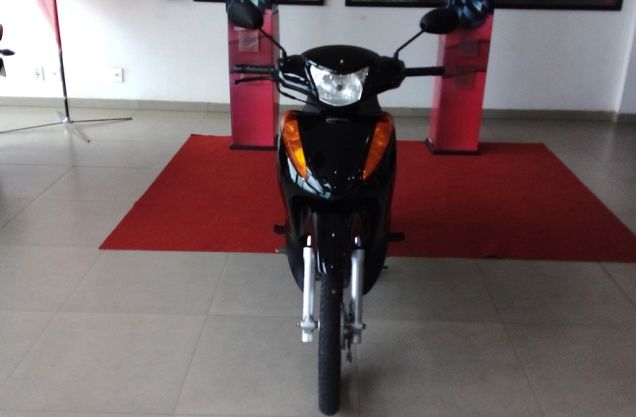 HONDA C 100 BIZ ES PRETA 2015/2015 VALECROSS HONDA DREAM LAJEADO / Carros no Vale