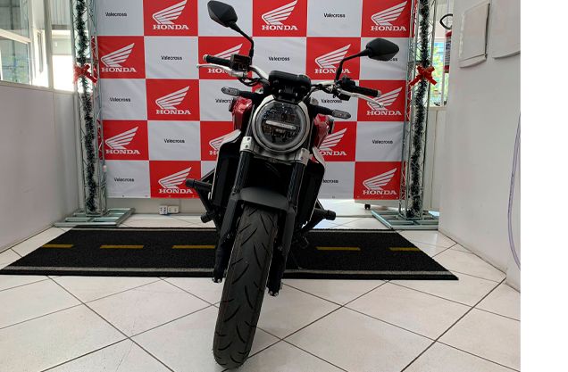 HONDA CB 1000R VERMELHA 2021/2021 VALECROSS HONDA DREAM LAJEADO / Carros no Vale