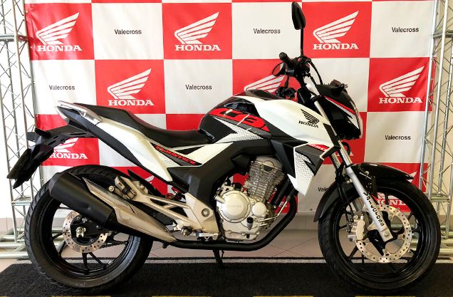 Honda CB 250F BRANCA 2018/2019 VALECROSS HONDA DREAM LAJEADO / Carros no Vale