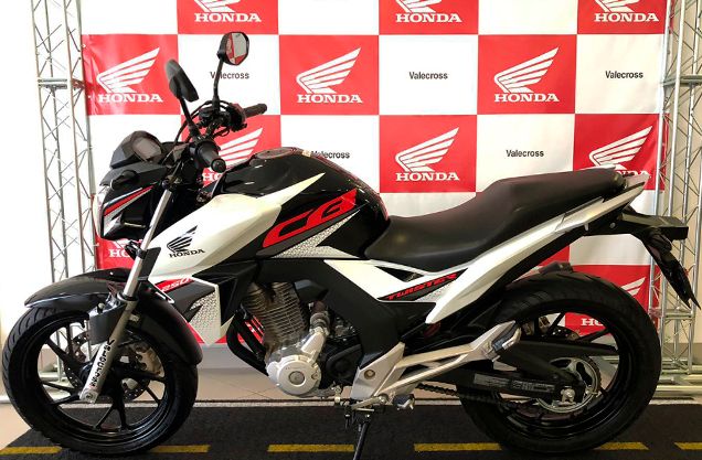 Honda CB 250F BRANCA 2018/2019 VALECROSS HONDA DREAM LAJEADO / Carros no Vale