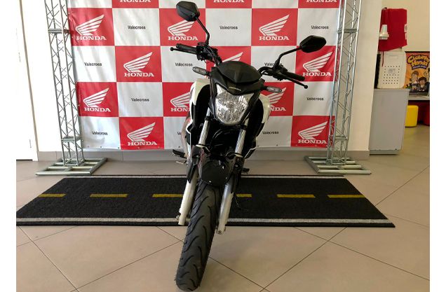 Honda CB 250F BRANCA 2018/2019 VALECROSS HONDA DREAM LAJEADO / Carros no Vale
