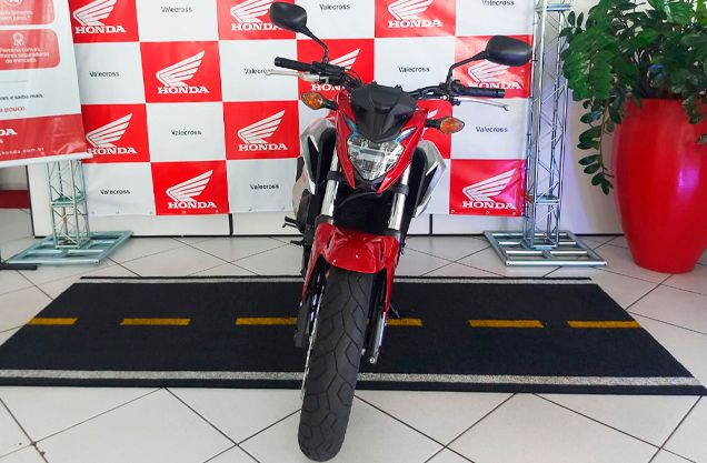 HONDA CB 500F VERMELHA 2019/2019 VALECROSS HONDA DREAM LAJEADO / Carros no Vale