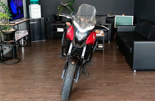 Honda CB 500X VERMELHA 2018/2018 VALECROSS HONDA DREAM LAJEADO / Carros no Vale