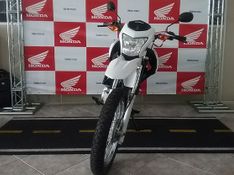 HONDA NXR 160 BROS BRANCA 2017/2017 VALECROSS HONDA DREAM LAJEADO / Carros no Vale