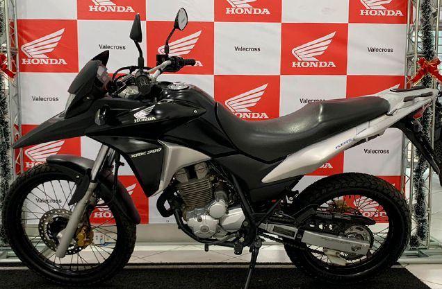 Honda XRE 300 PRETA 2015/2015 VALECROSS HONDA DREAM LAJEADO / Carros no Vale