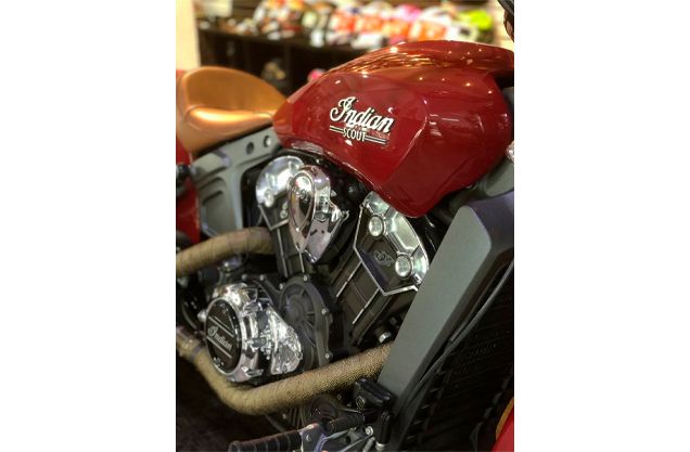 INDIAN SCOUT VERMELHA 2016/2016 VALECROSS HONDA DREAM LAJEADO / Carros no Vale