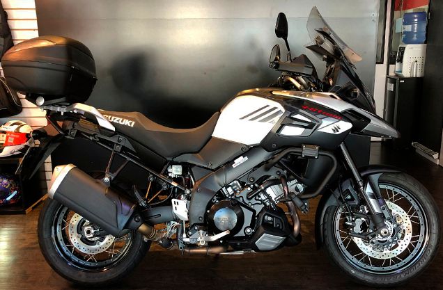 Suzuki DL 1000 XT V-STROM BRANCA 2018/2019 VALECROSS HONDA DREAM LAJEADO / Carros no Vale