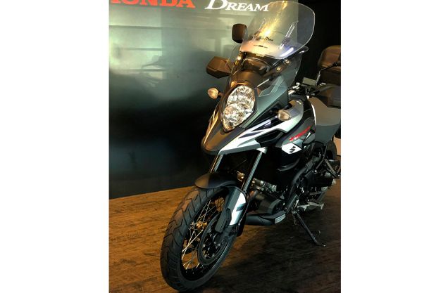 Suzuki DL 1000 XT V-STROM BRANCA 2018/2019 VALECROSS HONDA DREAM LAJEADO / Carros no Vale