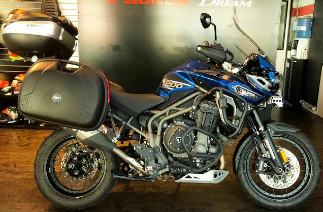 Triumph TIGER 1200 EXPLORER XCA AZUL 2017/2018 VALECROSS HONDA DREAM LAJEADO / Carros no Vale