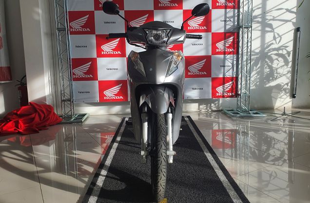 Honda BIZ 125 PRATA 2019/2019 VALECROSS HONDA DREAM LAJEADO / Carros no Vale