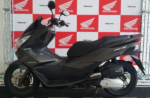 HONDA PCX 150 CINZA 2016/2016 VALECROSS HONDA DREAM LAJEADO / Carros no Vale