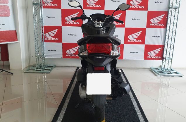 HONDA PCX 150 CINZA 2016/2016 VALECROSS HONDA DREAM LAJEADO / Carros no Vale