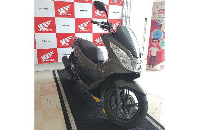 HONDA PCX 150 CINZA 2016/2016 VALECROSS HONDA DREAM LAJEADO / Carros no Vale