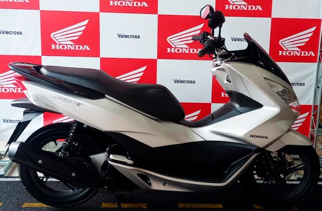 Honda PCX 150 PRATA 2018/2018 VALECROSS HONDA DREAM LAJEADO / Carros no Vale