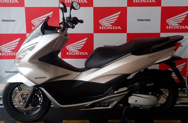 Honda PCX 150 PRATA 2018/2018 VALECROSS HONDA DREAM LAJEADO / Carros no Vale