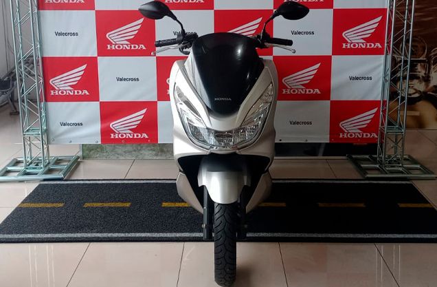 Honda PCX 150 PRATA 2018/2018 VALECROSS HONDA DREAM LAJEADO / Carros no Vale