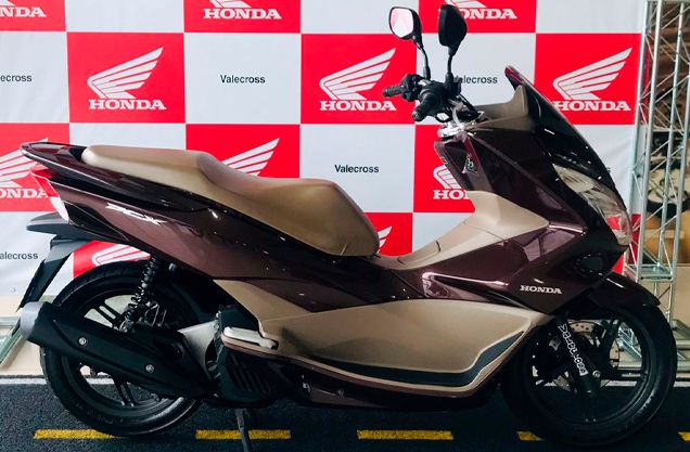 Honda PCX 150 DELUXE MARROM 2018/2018 VALECROSS HONDA DREAM LAJEADO / Carros no Vale