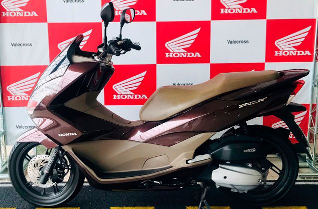 Honda PCX 150 DELUXE MARROM 2018/2018 VALECROSS HONDA DREAM LAJEADO / Carros no Vale