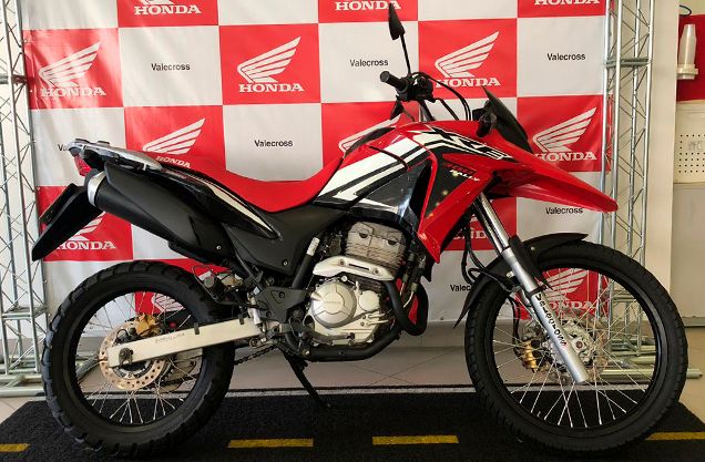 Honda XRE 300 RALLY VERMELHA 2016/2016 VALECROSS HONDA DREAM LAJEADO / Carros no Vale