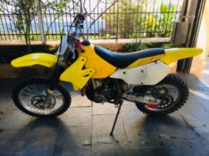 SUZUKI MOTOS DRZ 400 E 2001/2001 COMPLETO VEÍCULOS GUAPORÉ / Carros no Vale