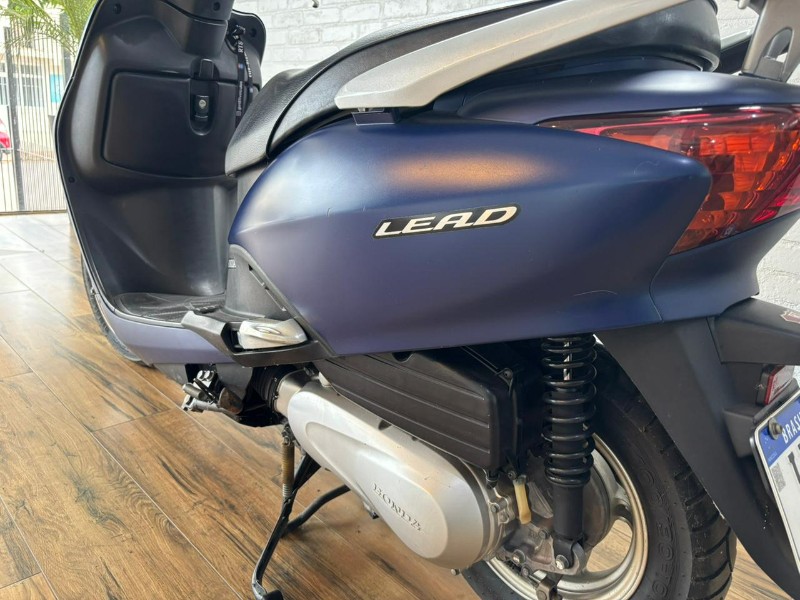 HONDA MOTOS LEAD 110 2013/2014 RT 811 VEÍCULOS ARROIO DO MEIO / Carros no Vale